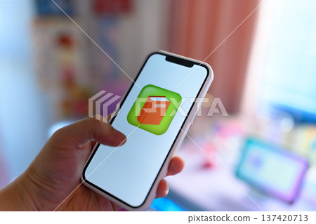 Launch e-books on your smartphone 137420713