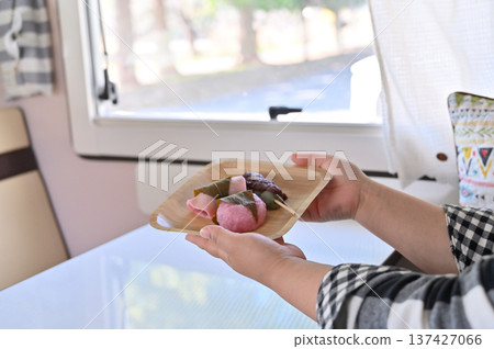 Dumplings are better than flowers. Cherry blossom viewing in a camper van, Sakura mochi, mugwort dumplings, Domyoji Dumplings are better than flowers. Cherry blossom viewing in a camper van, Sakura mochi, mugwort dumplings, Domyoji 137427066