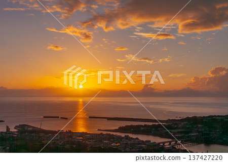 Sunrise on Yakushima Island in the Offshore Alps (Summer) Sunrise on Yakushima Island in the Offshore Alps (Summer) 137427220