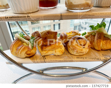 牛角包三明治下午茶 牛角包三明治下午茶 137427719