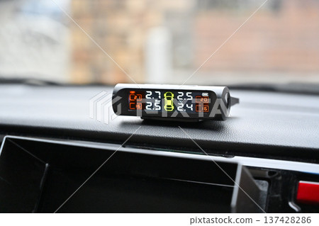 胎壓監測車 胎壓監測車 137428286