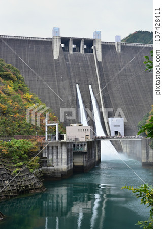 Miyagase Dam sightseeing discharge Miyagase Dam sightseeing discharge 137428411