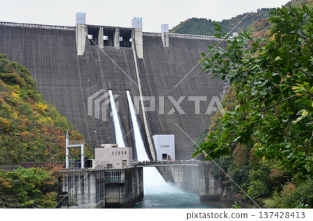 Miyagase Dam sightseeing discharge Miyagase Dam sightseeing discharge 137428413