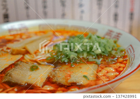 岡山拉麵,湯底香辣誘人。 岡山拉麵,湯底香辣誘人。 137428991