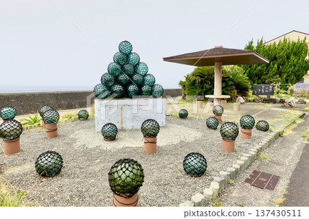 Ise-Shima, Bottle Road, a view of the Bonding Light Monument, Hamajimacho, Shima City, Mie Prefecture Ise-Shima, Bottle Road, a view of the Bonding Light Monument, Hamajimacho, Shima City, Mie Prefecture 137430511