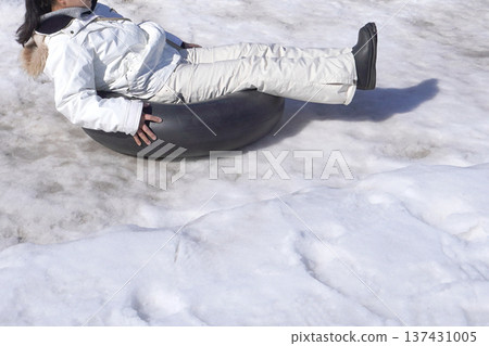 Sledding (Snow tubing) 01 Sledding (Snow tubing) 01 137431005
