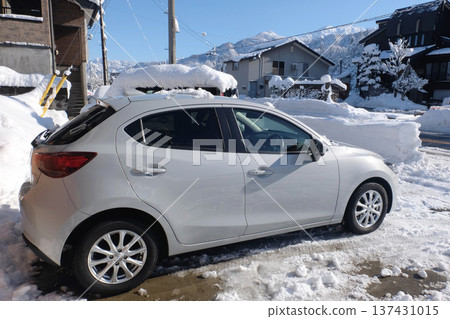 Winter sunny day (parking lot in front of the entrance) 0 Winter sunny day (parking lot in front of the entrance) 0 137431015
