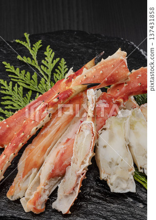 Boiled king crab meat presented in vibrant red. A gorgeous presentation of premium seafood from Hokkaido. 137431858