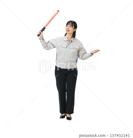 A woman in work clothes holding an emergency light to guide people. A transparent, hand-cut, full-body PNG photo. 137432141