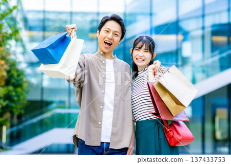 A couple shopping A couple shopping 137433753