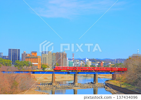 Okazaki City, Aichi Prefecture, scenery of the townscape of Okazaki City and Meitetsu train Okazaki City, Aichi Prefecture, scenery of the townscape of Okazaki City and Meitetsu train 137434096