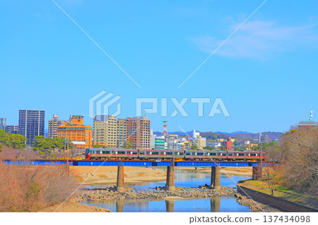 愛知縣岡崎市,岡崎市街景及名鐵列車 愛知縣岡崎市,岡崎市街景及名鐵列車 137434098