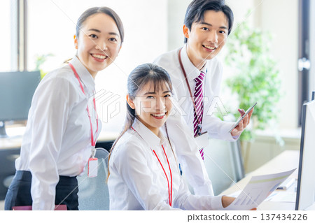 Business person working in the office Business person working in the office 137434226