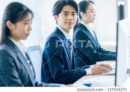  Business image 137434271