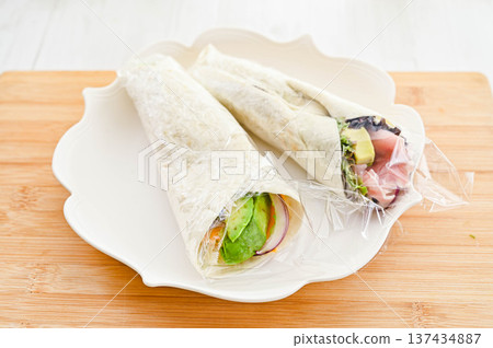 Avocado and ham tortilla 137434887