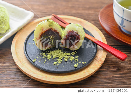 Japanese sweets Uguisu mochi 137434901