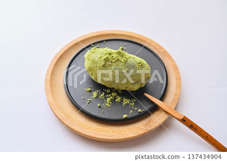 Japanese sweets Uguisu mochi 137434904