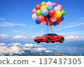 一輛被氣球托起的跑車 137437305