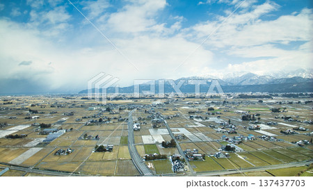 從日本富山縣東部黑部川上的權藏橋附近可以看到黑部川沖積扇。 137437703