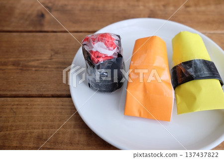 小學生製作的摺紙壽司 137437822
