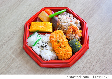美味的午餐盒 美味的午餐盒 137441378