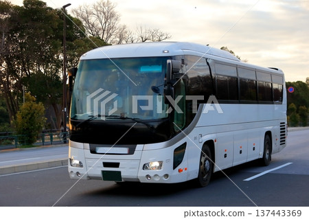 Sightseeing bus image 137443369
