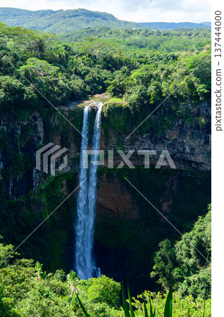 Beautiful waterfall scenery in the mountains of Mauritius Beautiful waterfall scenery in the mountains of Mauritius 137444000