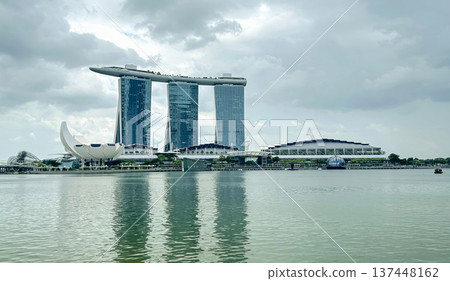 Panoramic view of Marina Bay Sands and the lotus-shaped ArtScience Museum building, Singapore skyline Panoramic view of Marina Bay Sands and the lotus-shaped ArtScience Museum building, Singapore skyline 137448162