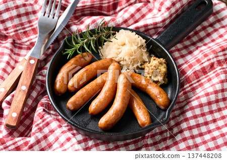 煎鍋香腸 137448208