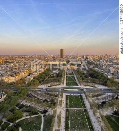 Scenic view of Eiffel Tower from Trocadero Gardens at sunset in Paris Scenic view of Eiffel Tower from Trocadero Gardens at sunset in Paris 137448600