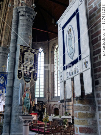 聖母教堂內部（比利時達姆） 137451238