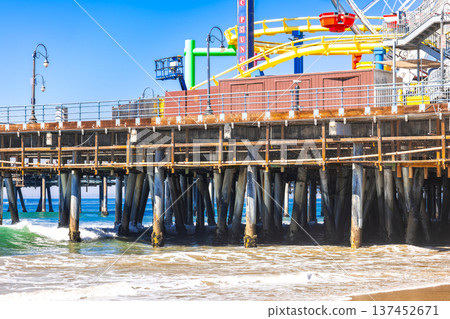 Santa Monica Pier, Los Angeles Santa Monica Pier, Los Angeles 137452671
