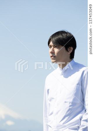 一個人看著遠方 137453049
