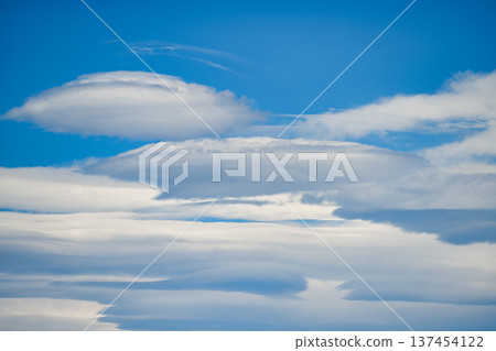 Lenticular Clouds in Blue Sky Lenticular Clouds in Blue Sky 137454122