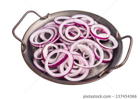 Sliced red onion rings in bowl isolated on white background. top view 137454366