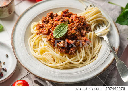 Pasta spaghetti bolognese Pasta spaghetti bolognese 137460676