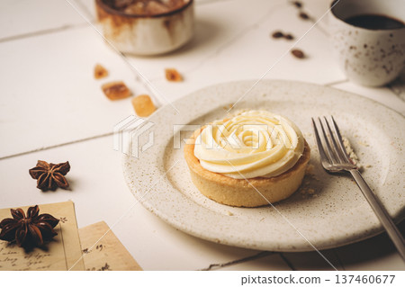 Mini tart with whipped cream Mini tart with whipped cream 137460677