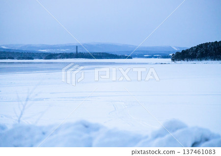 view of frozen Kandalaksha bay in winter morning 137461083