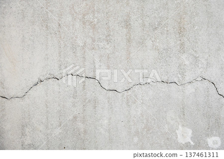 surface of concrete flooring with crack in room surface of concrete flooring with crack in room 137461311