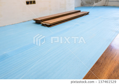 laying laminate flooring in living room laying laminate flooring in living room 137461529