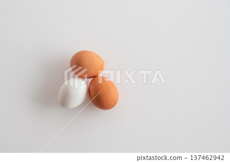 Color Variation of Fresh Eggs Color Variation of Fresh Eggs 137462942