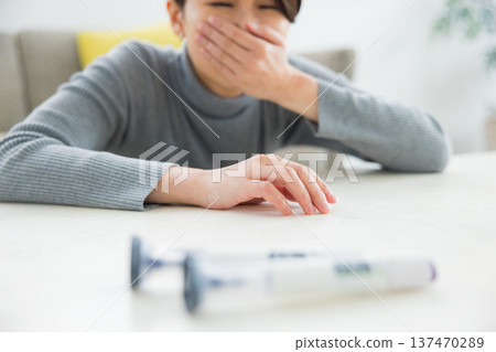 Self-injection: Subcutaneous injection and side effects Self-injection: Subcutaneous injection and side effects 137470289