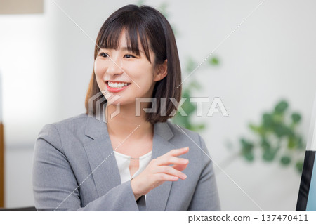 Business woman working in the office Business woman working in the office 137470411