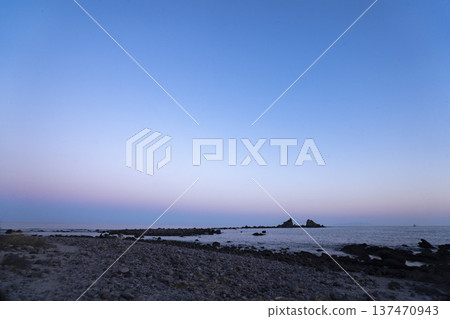 Cape Manazuru coast, sky and Mitsuishi 137470943