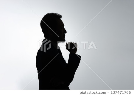 商務男人剪影 商務男人剪影 137471766