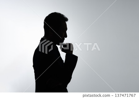 商務男人剪影 商務男人剪影 137471767