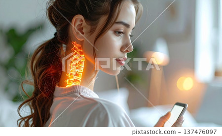 Image of a woman's neck strain caused by using a smartphone for a long time Straight neck Smartphone neck Pain 137476097