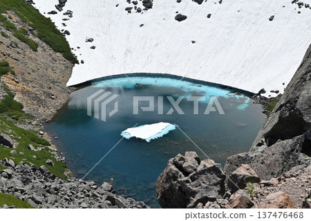 Climbing Mount Norikura, Northern Alps, Nagano Prefecture, Gifu Prefecture Climbing Mount Norikura, Northern Alps, Nagano Prefecture, Gifu Prefecture 137476468
