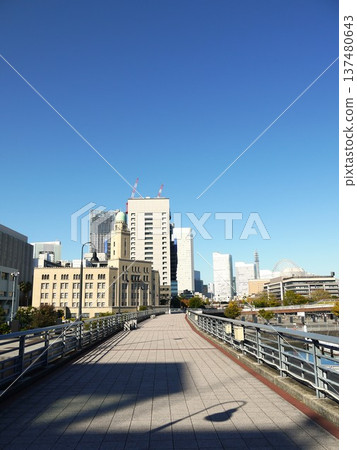 Yamashita Rinko Line Promenade under a clear blue sky Yamashita Rinko Line Promenade under a clear blue sky 137480643