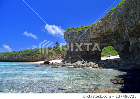 Miyakojima's tourist spot: Sunayama Beach's wind tunnel and ocean Miyakojima's tourist spot: Sunayama Beach's wind tunnel and ocean 137480725